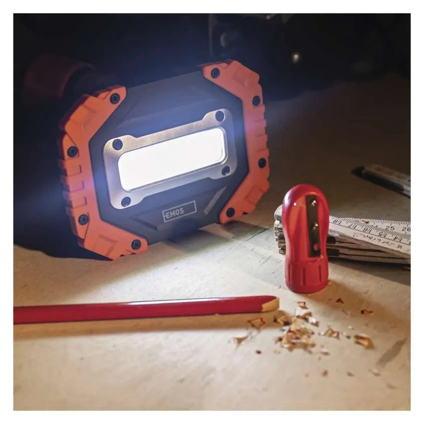Emos P4113 COB LED - LED přenosná svítidla na 4x AA baterii, 700lm, IP43